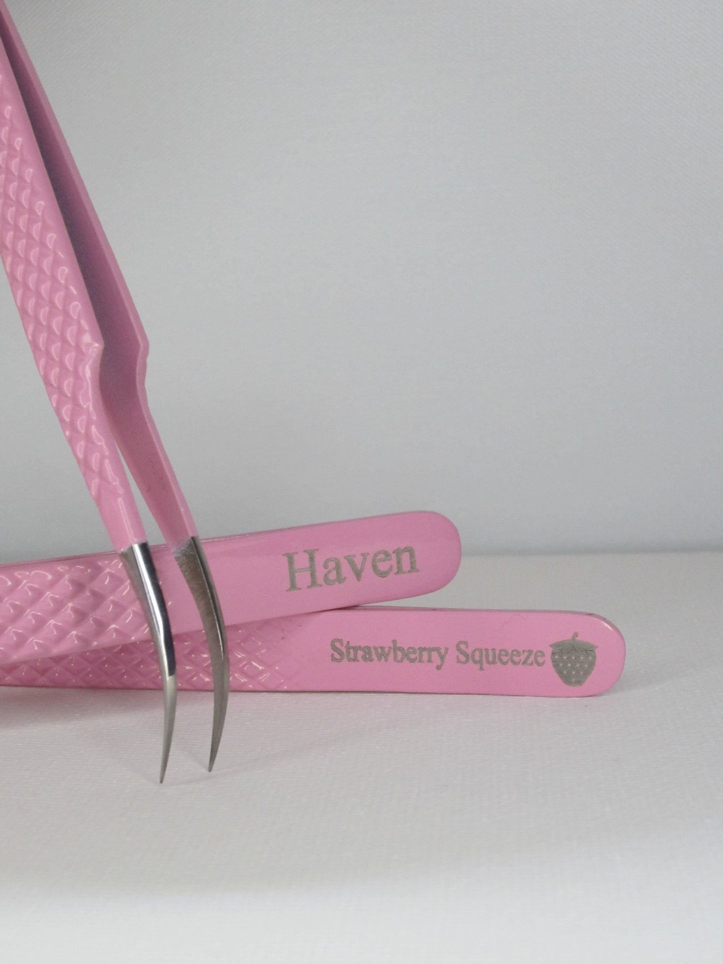 STRAWBERRY SQUEEZE- classic crane isolation, + pick up for higher diameter lashes