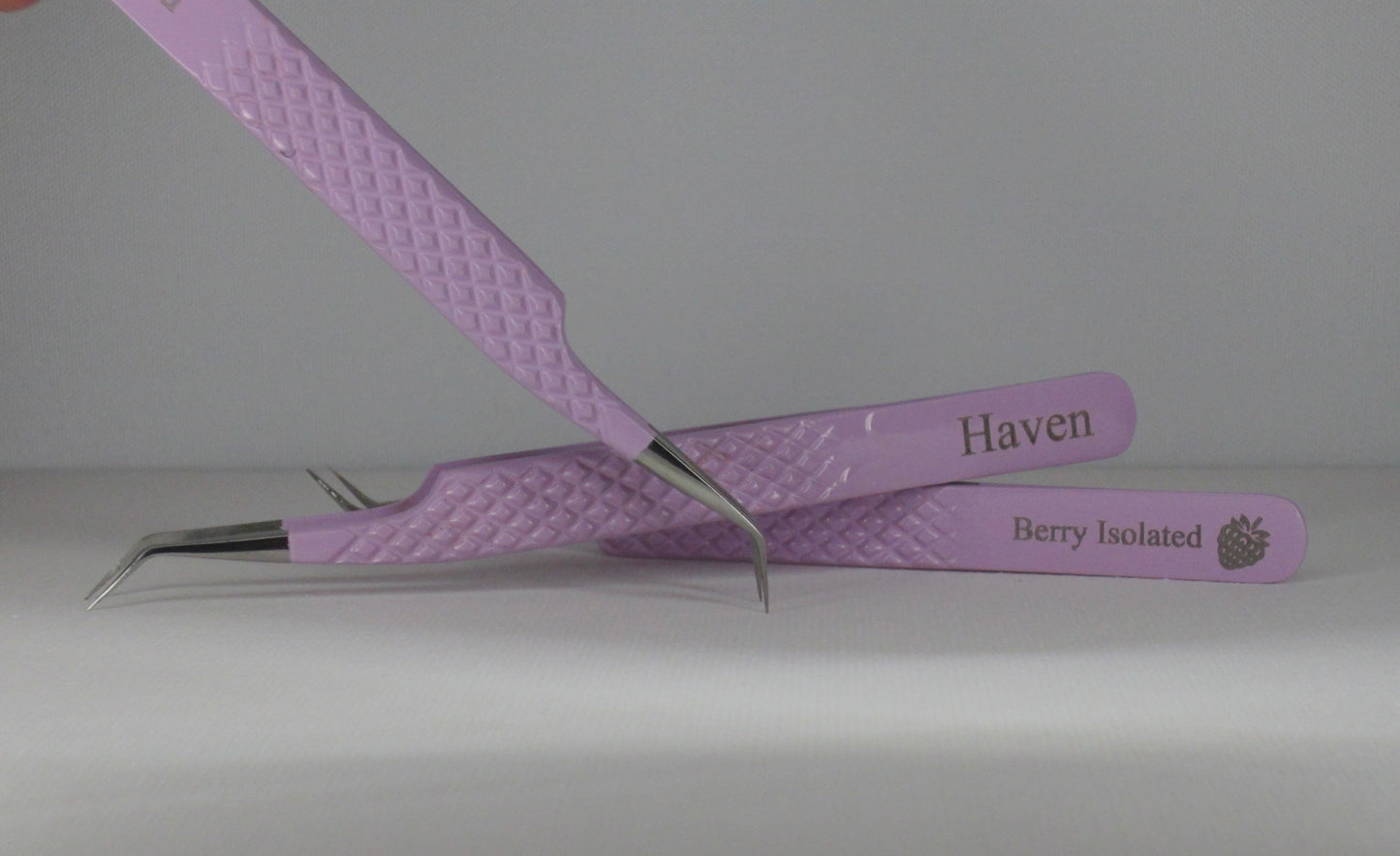BERRY ISOLATED- curved skinny tip, isolation, shorter handle